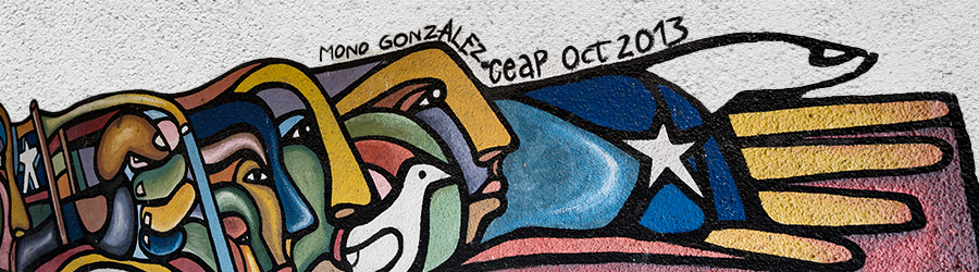 En la imagen aparece un mural realizado por el artista Alejandro Gonzalez al interior del campus universitario.